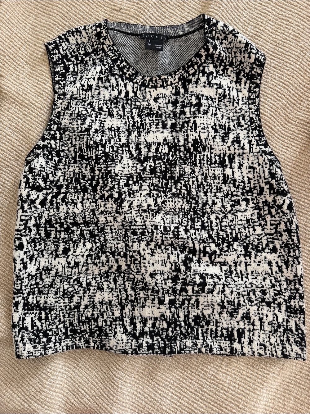 Theory Black & White Textured Sleeveless Knit Tank